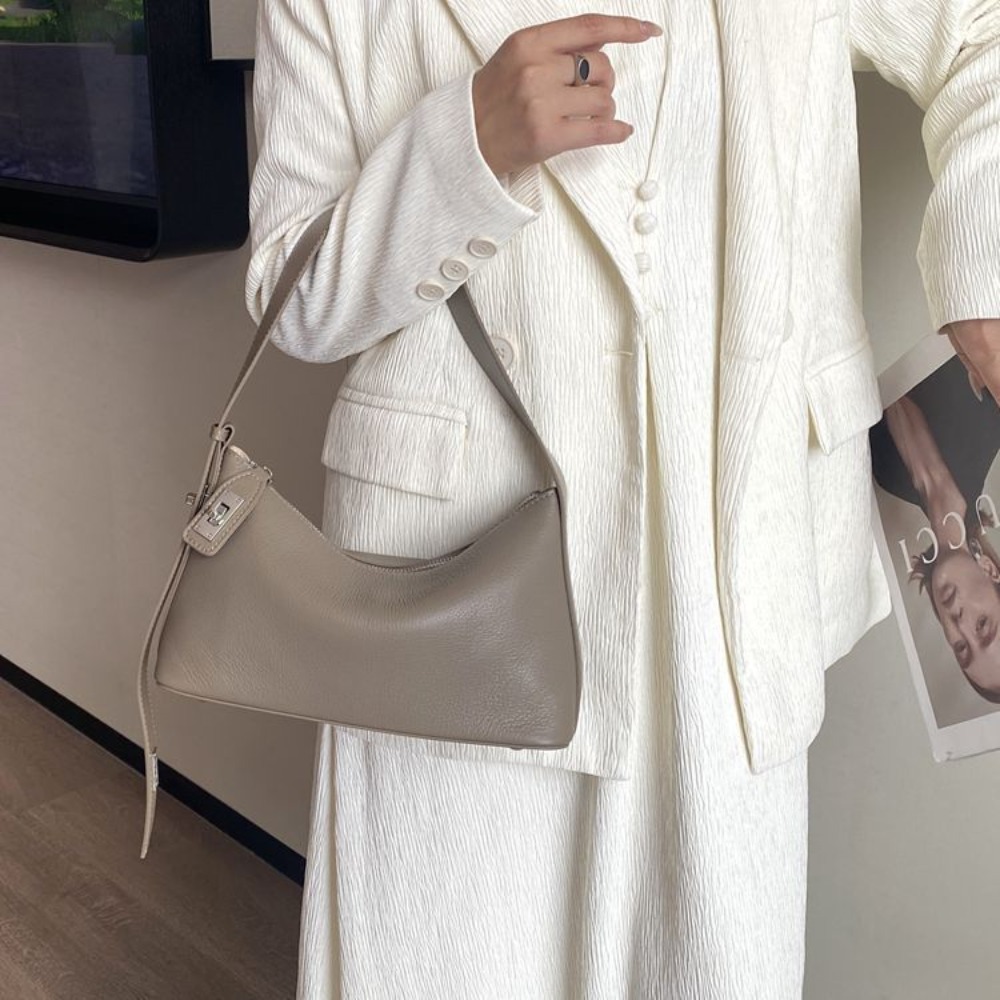 Grain Cowhide French Underarm  - Luxury Bags Consignment ulasan dan harga